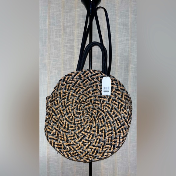 Time and Tru Handbags - NWT! Time and Tru Neutrals Large Circle Straw Tote